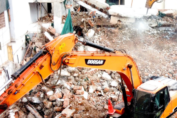 ¿Cuándo conviene demoler y reconstruir en vez de remodelar tu vivienda?