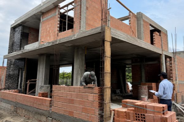 Mampostería tradicional en la construcción moderna: usos vigentes y ventajas reales